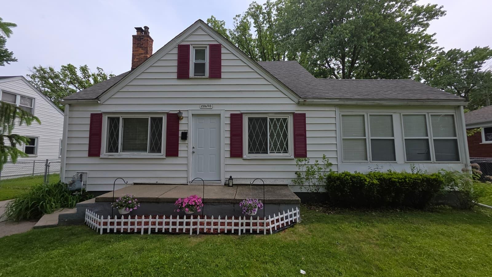 California St, Saint Clair Shores, MI 48080