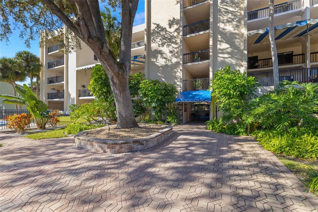 Tarpon Pt, Tarpon Springs, FL 34689