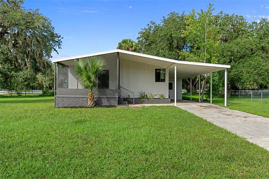 Canal Ct, Lake Panasoffkee, FL 33538