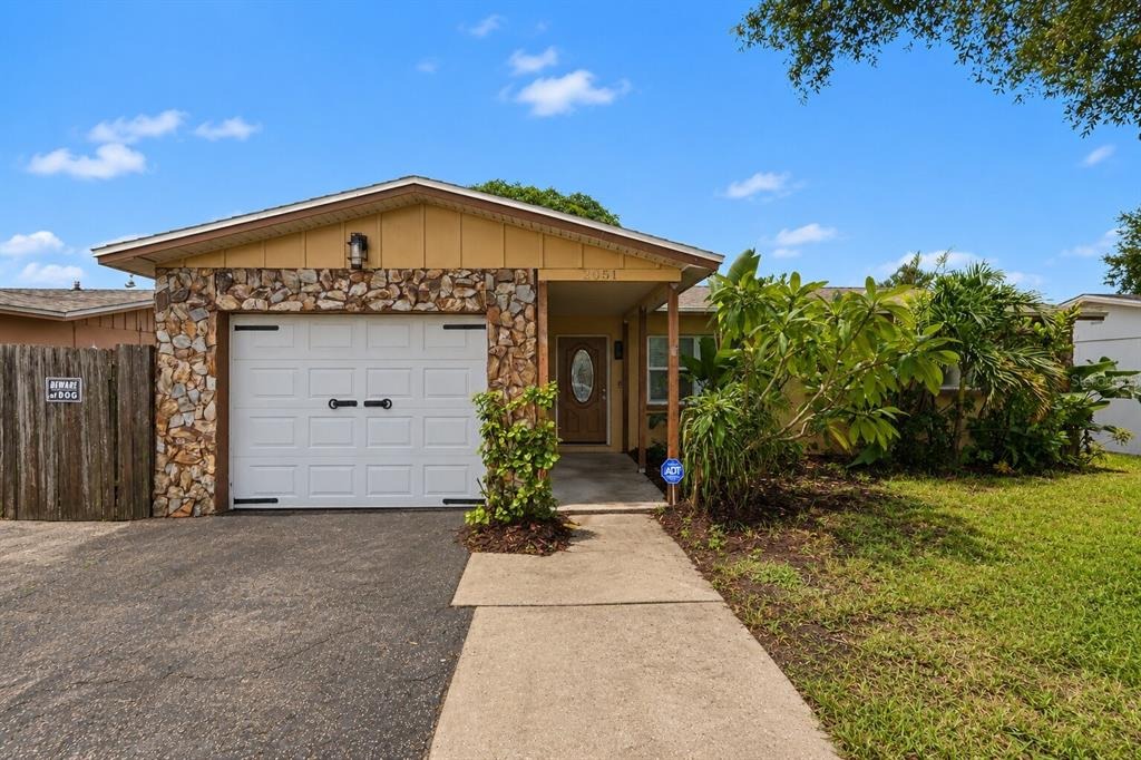 23rd St, Largo, FL 33774