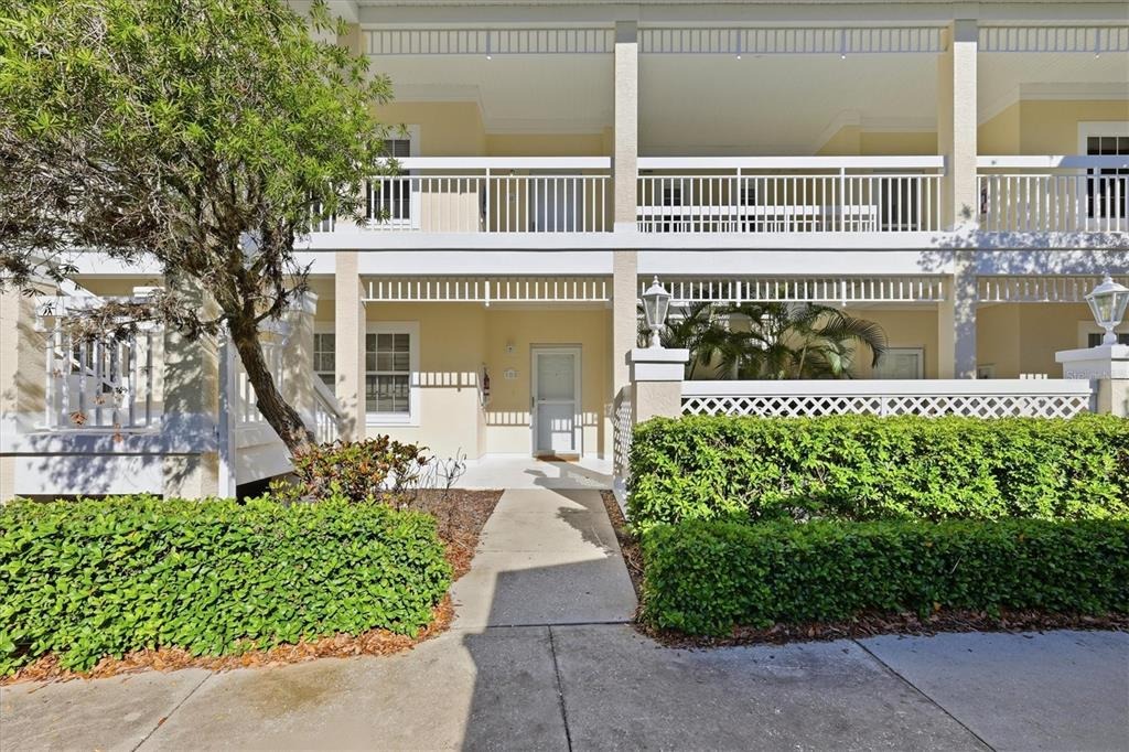 54th Dr, Bradenton, FL 34210