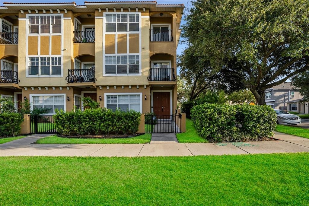 Albany Ave, Tampa, FL 33606
