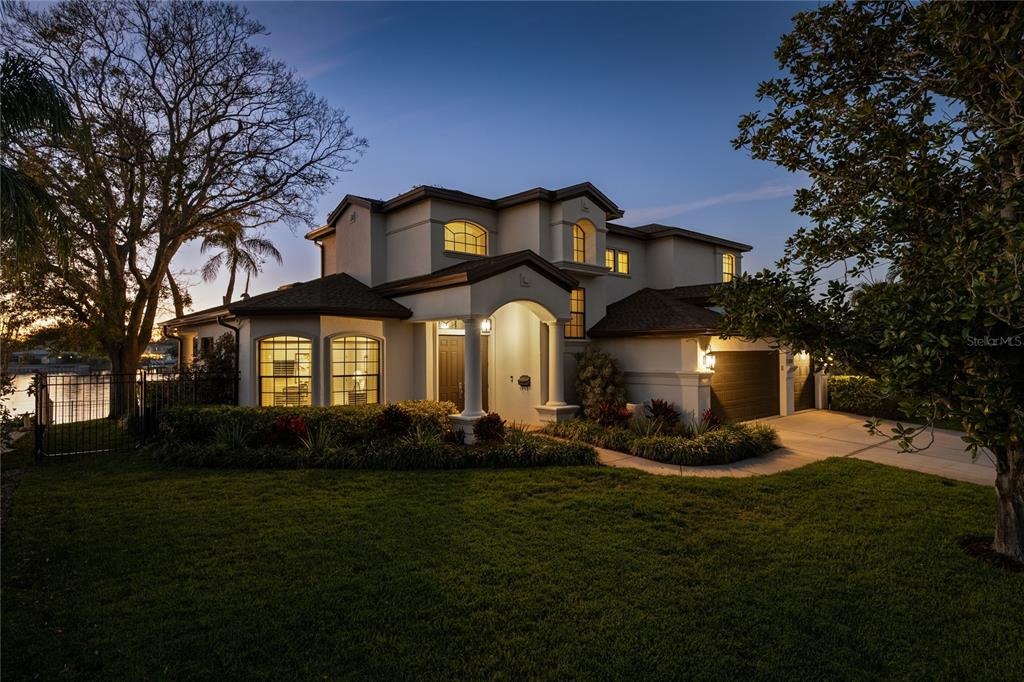 10th St, Saint Petersburg, FL 33704