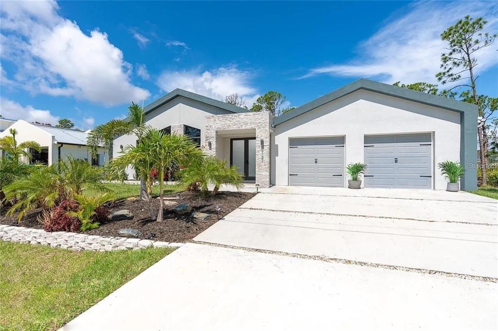 Dittmar St, Port Charlotte, FL 33981