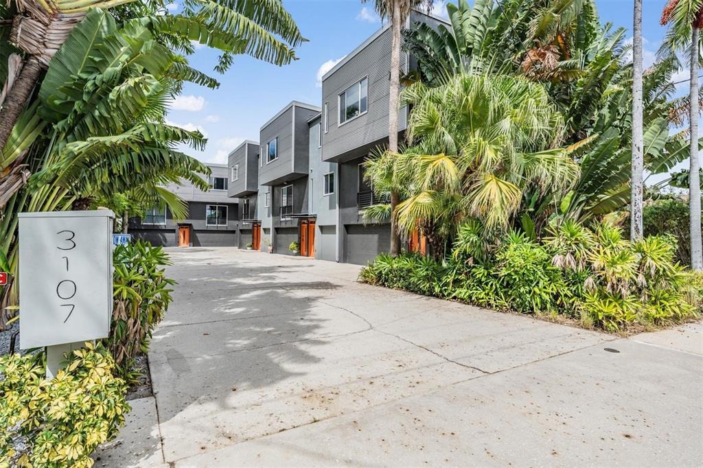 DE Leon St, Tampa, FL 33609
