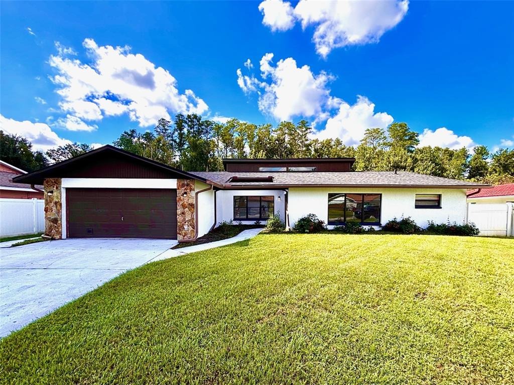 Debbie Ln, Lutz, FL 33559