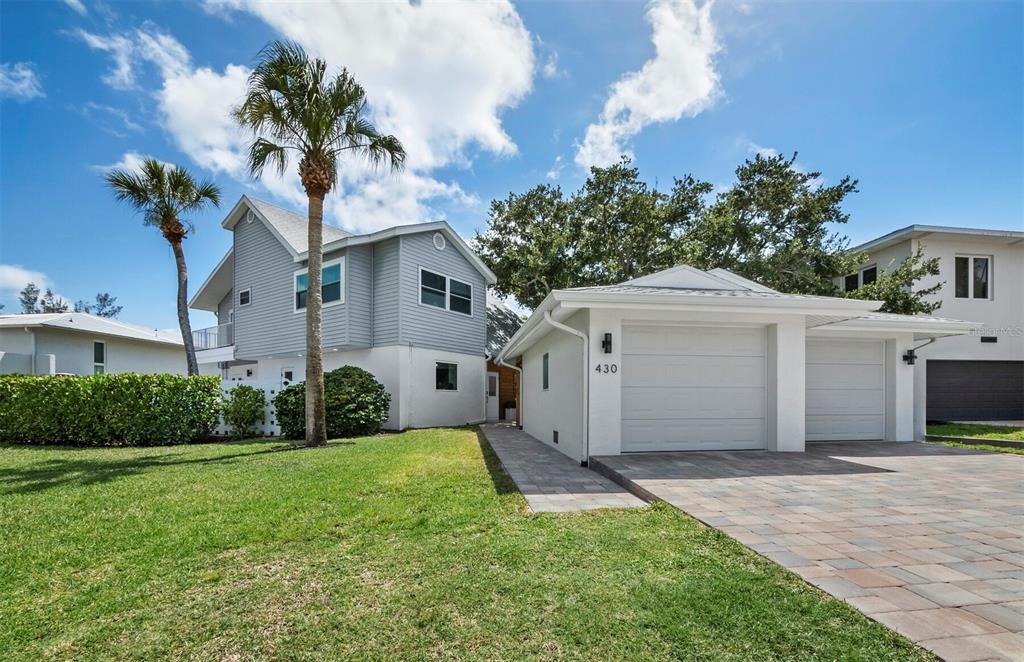 Island Cir, Sarasota, FL 34242