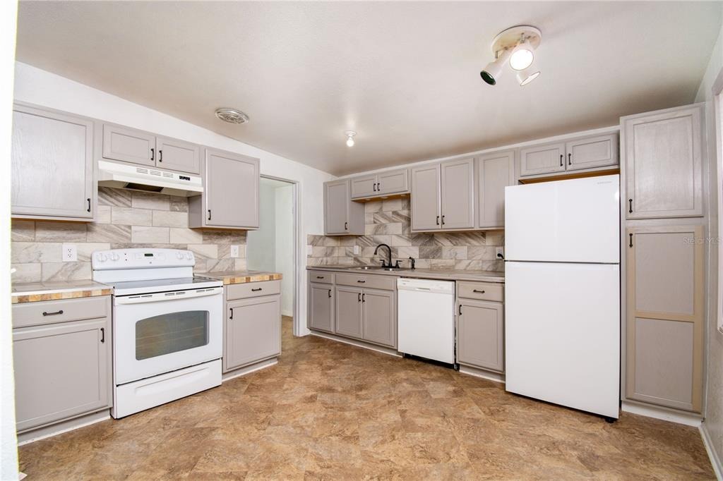 81st Ave, Pinellas Park, FL 33781 #1