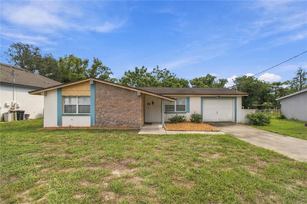 Boyer St, Tarpon Springs, FL 34689