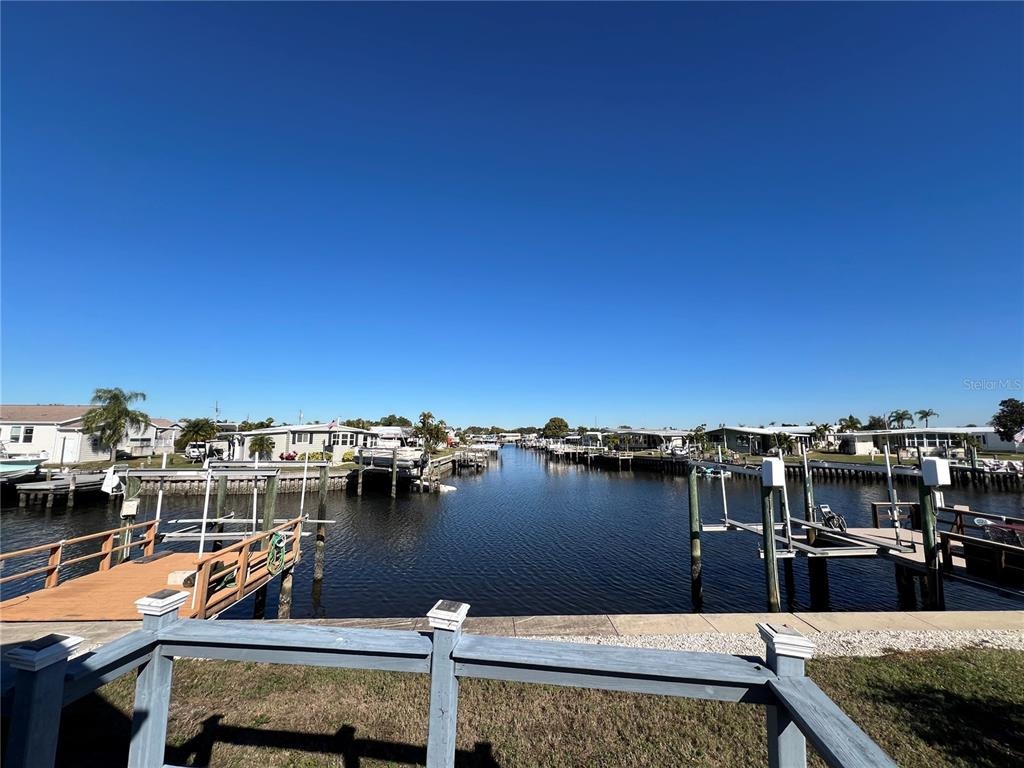 Mount Isle Ave, Saint Petersburg, FL 33702