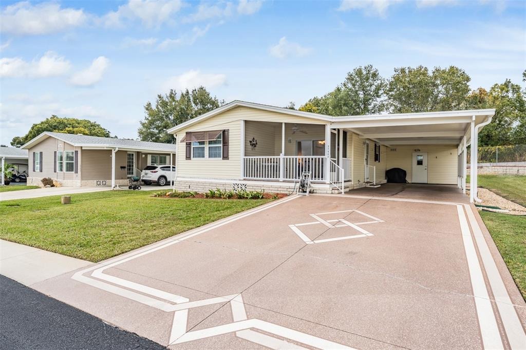 Gill Ave, Zephyrhills, FL 33541