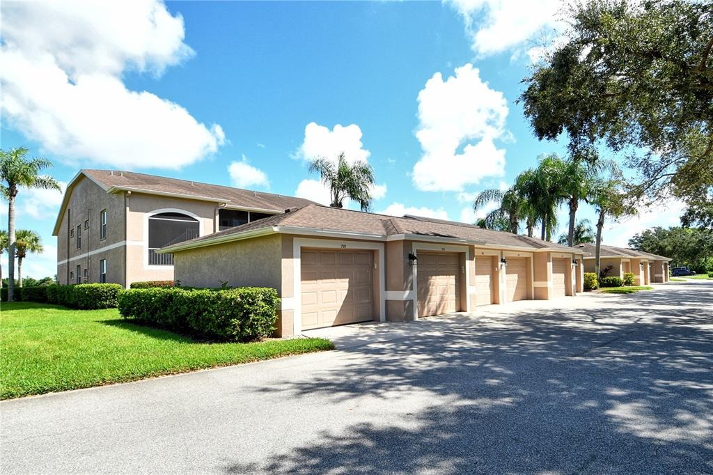 Mahogany Run Ave, Sarasota, FL 34241