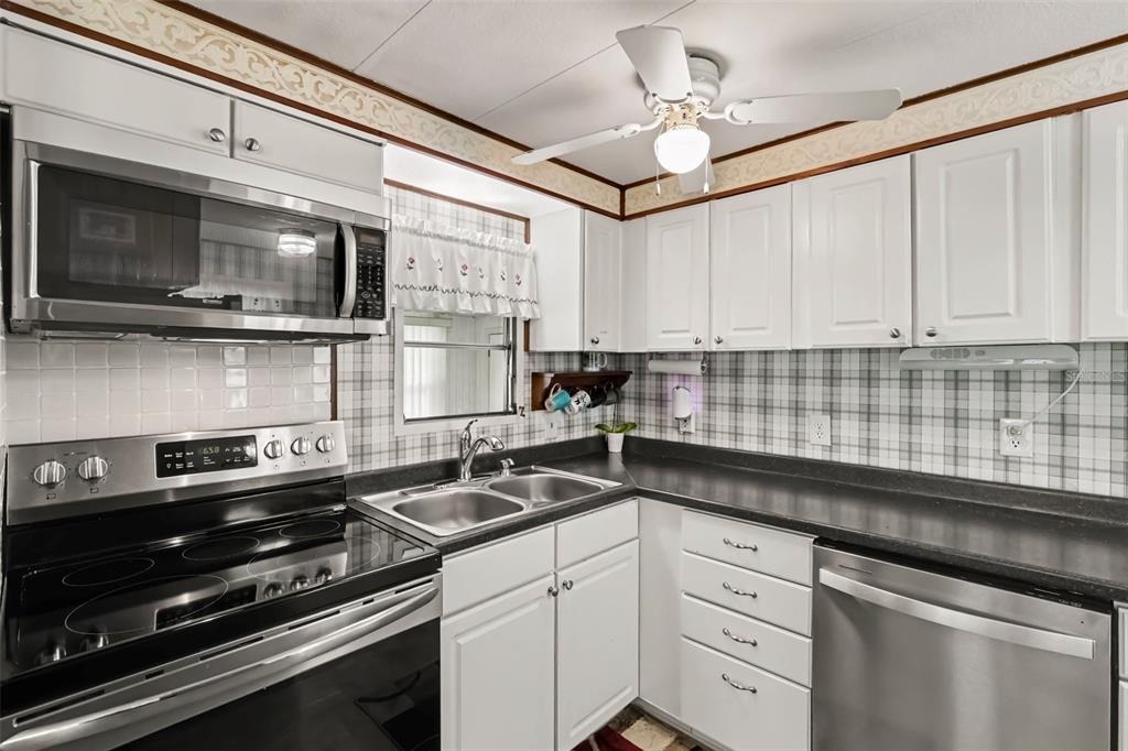 Hammond Dr, Zephyrhills, FL 33541 #1