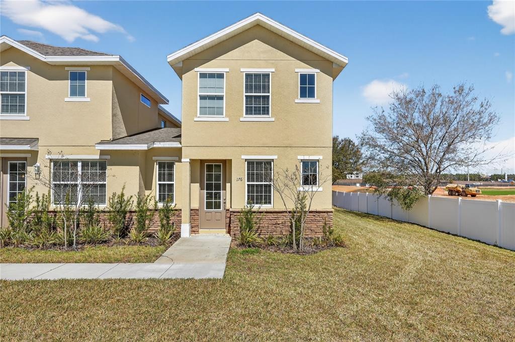 Holly Village Dr, Davenport, FL 33837