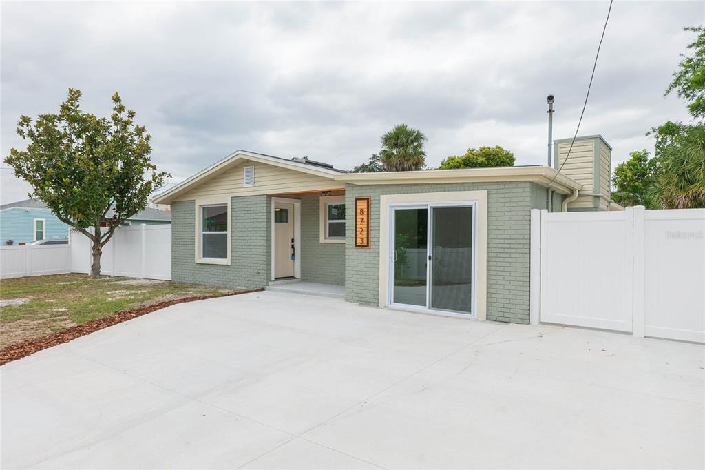 River Forest Cir, Tampa, FL 33604