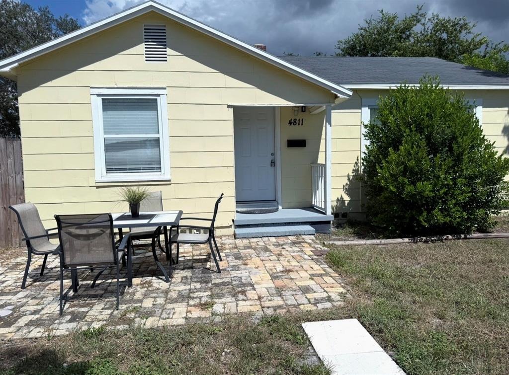 Emerson Ave, Saint Petersburg, FL 33711