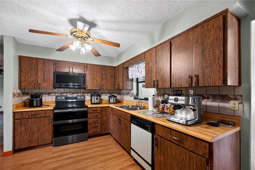 87th Ter, Belleview, FL 34420 #1