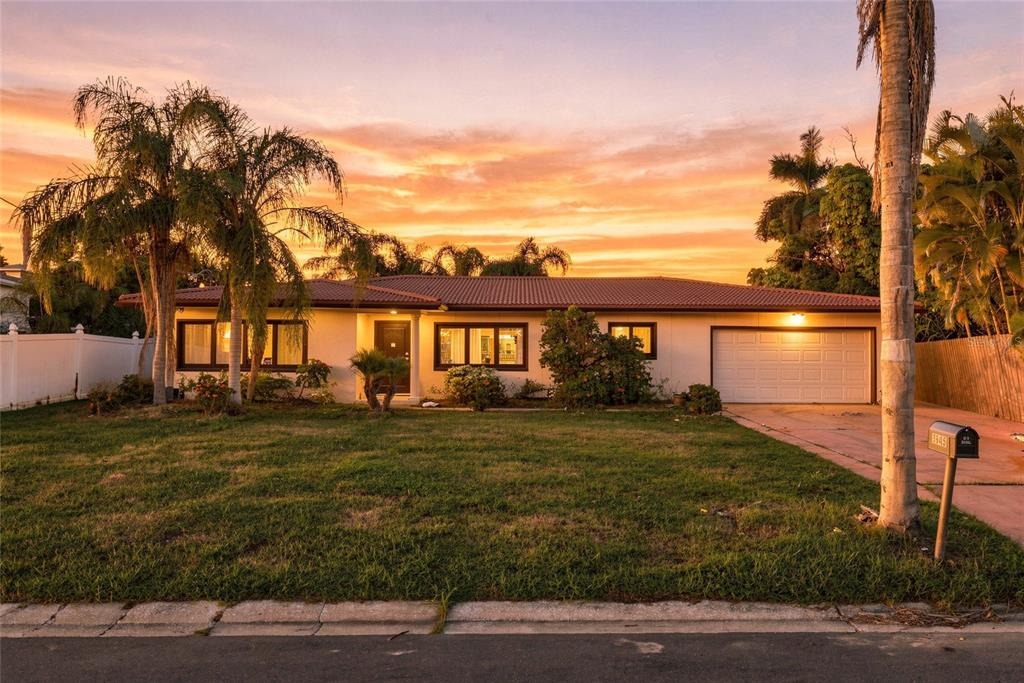 Eden Roc Cir, Tampa, FL 33634