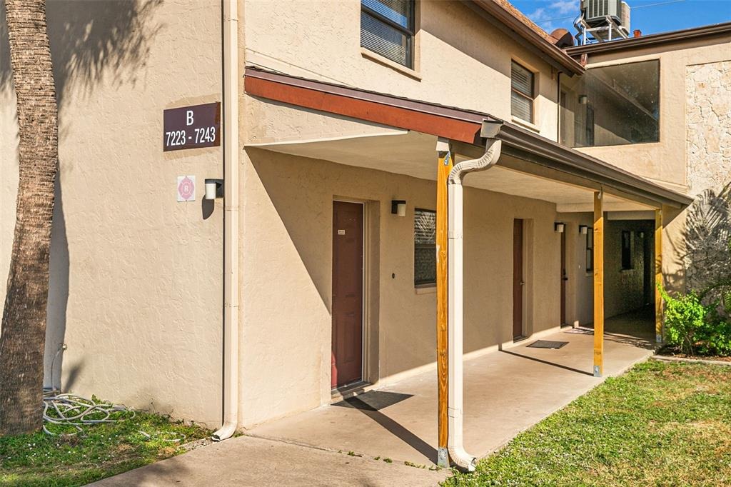 Cloister Dr, Sarasota, FL 34231