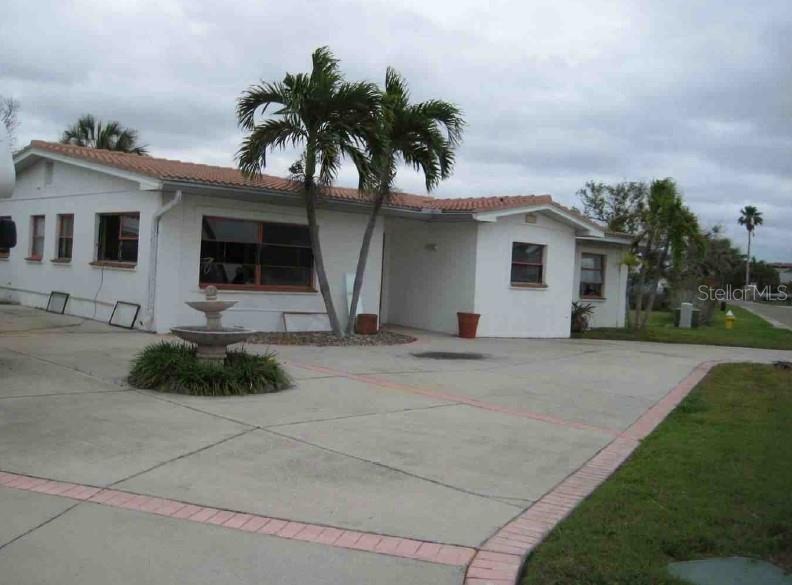 1st St, Redington Shores, FL 33708