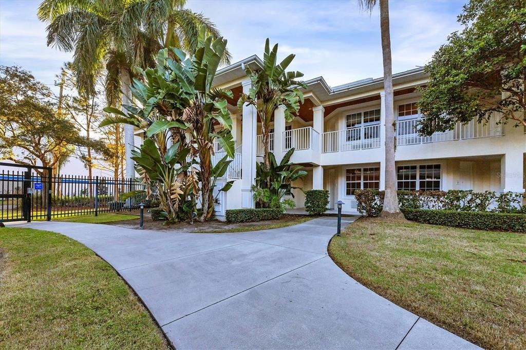54th Dr, Bradenton, FL 34210