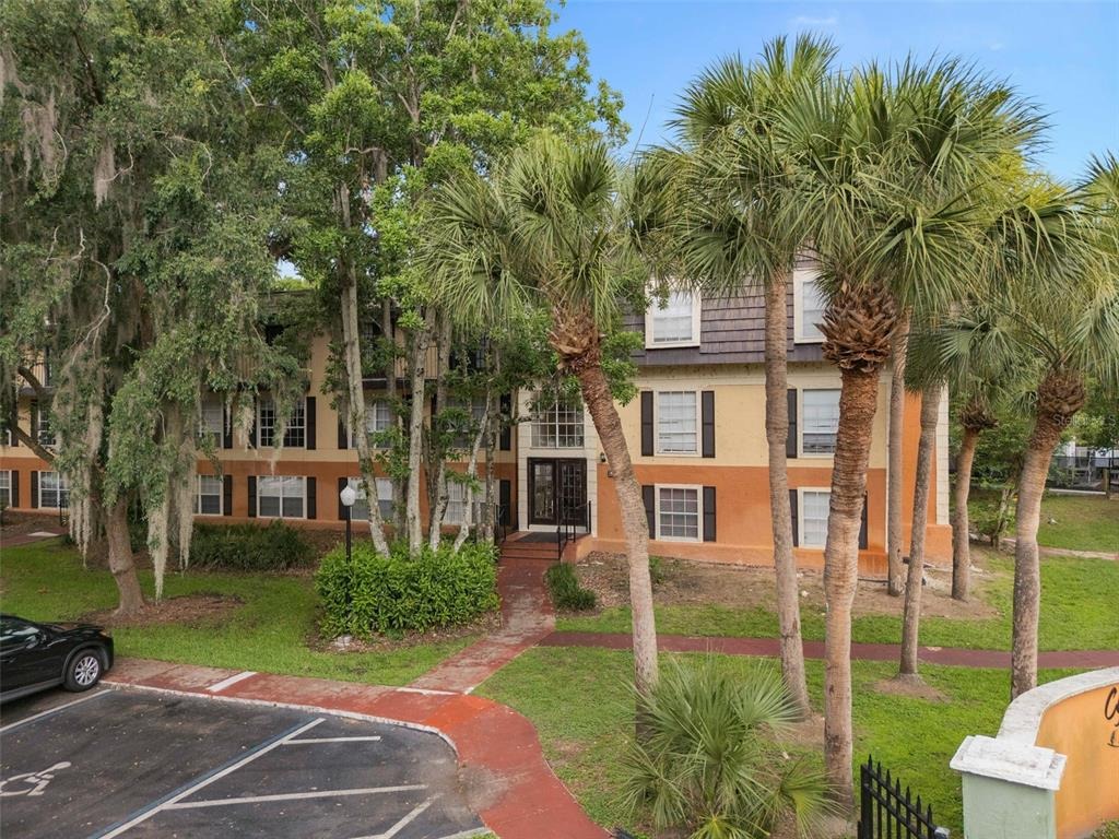 Versailles Dr, Orlando, FL 32808