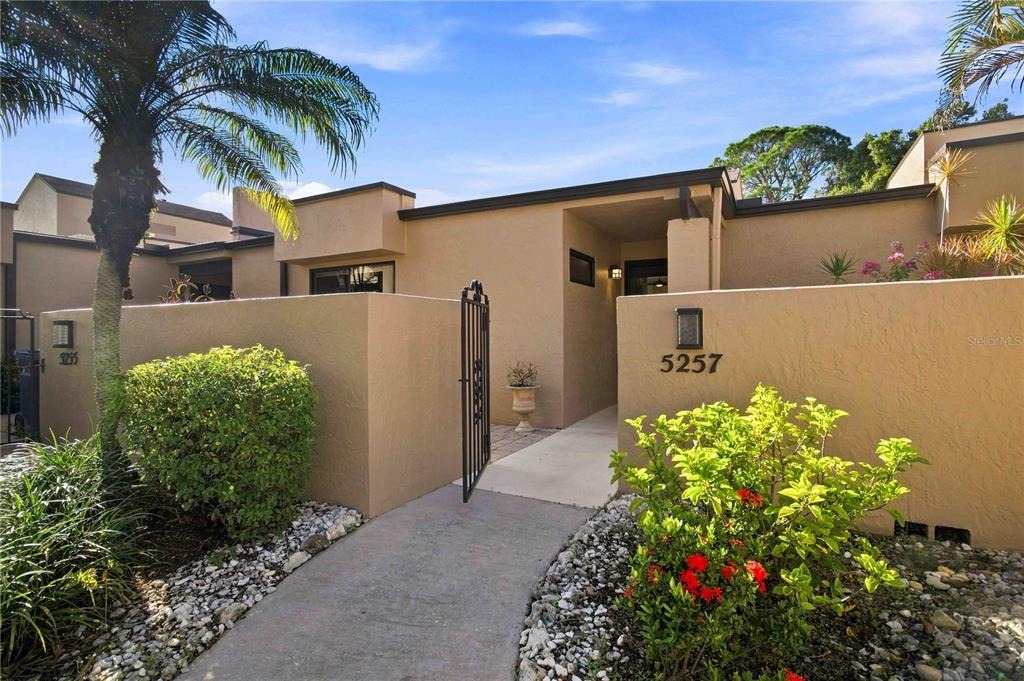 Myrtle Wood , Sarasota, FL 34235