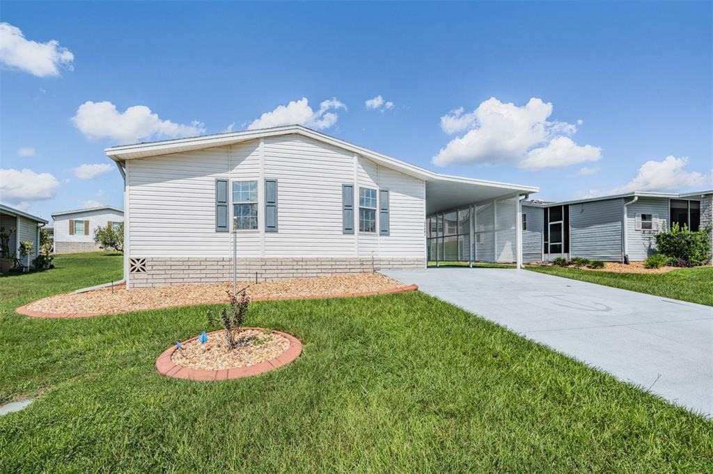 Neukom Ave, Zephyrhills, FL 33541