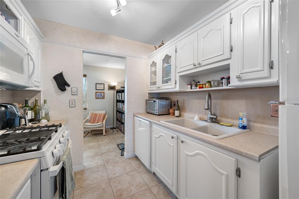 81st St, Saint Petersburg, FL 33709 #1