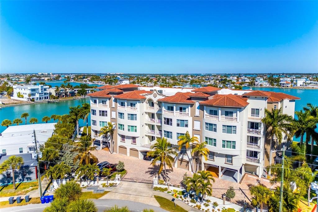 108th Ave, Treasure Island, FL 33706