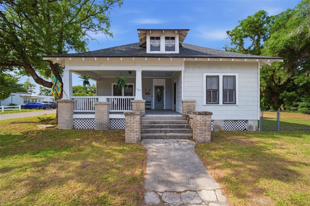 Reynolds St, Plant City, FL 33563