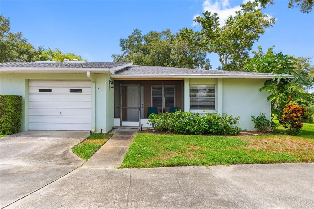 Orange Tree Cir, Palm Harbor, FL 34684