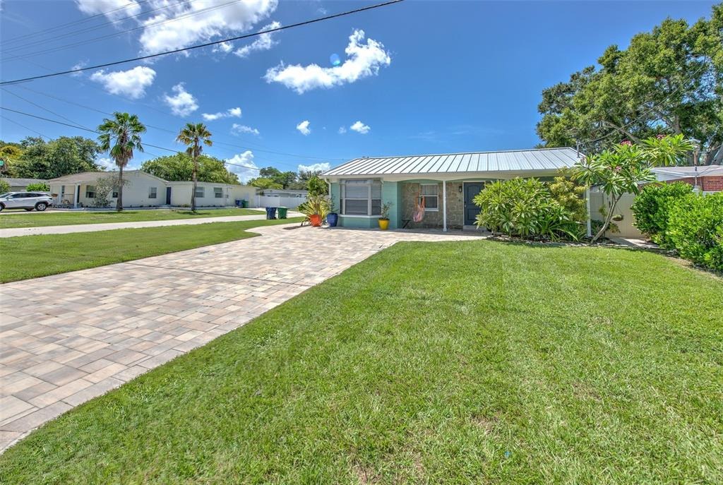 Pearl Ave, Tampa, FL 33611