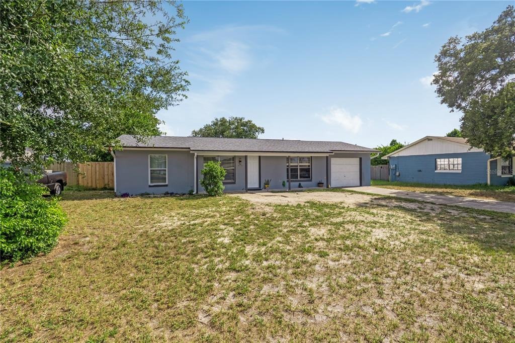 Beal St, Deltona, FL 32738