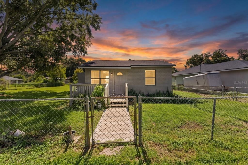 Jackson St, Eagle Lake, FL 33839