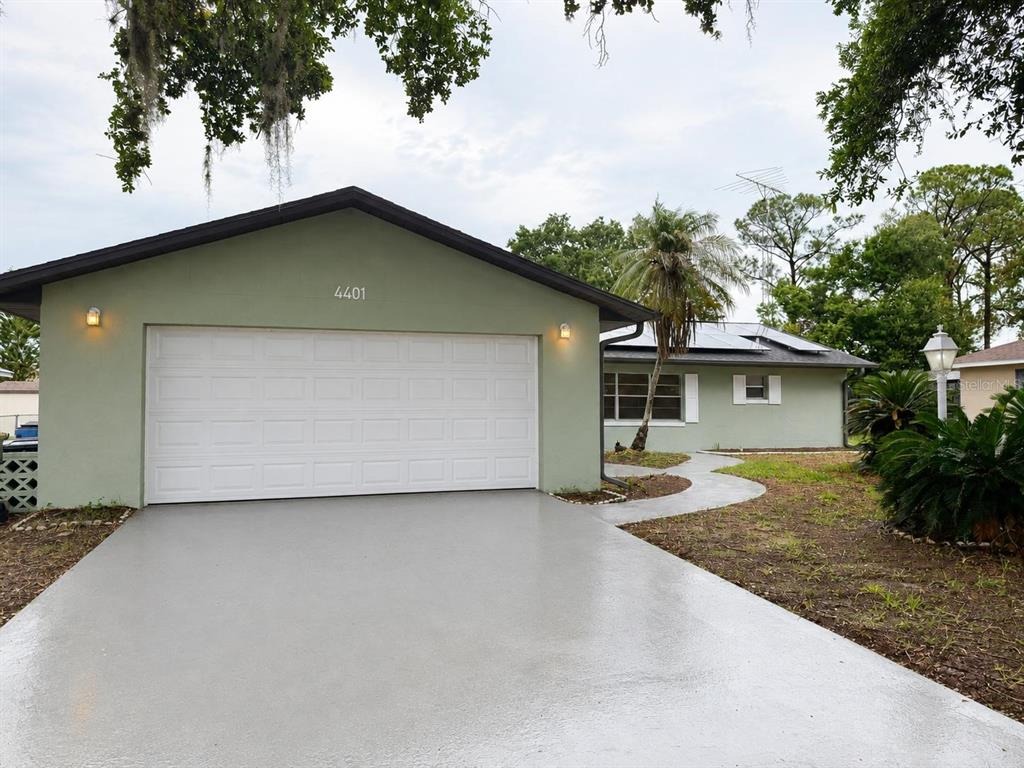 Maderia Ave, Sebring, FL 33872