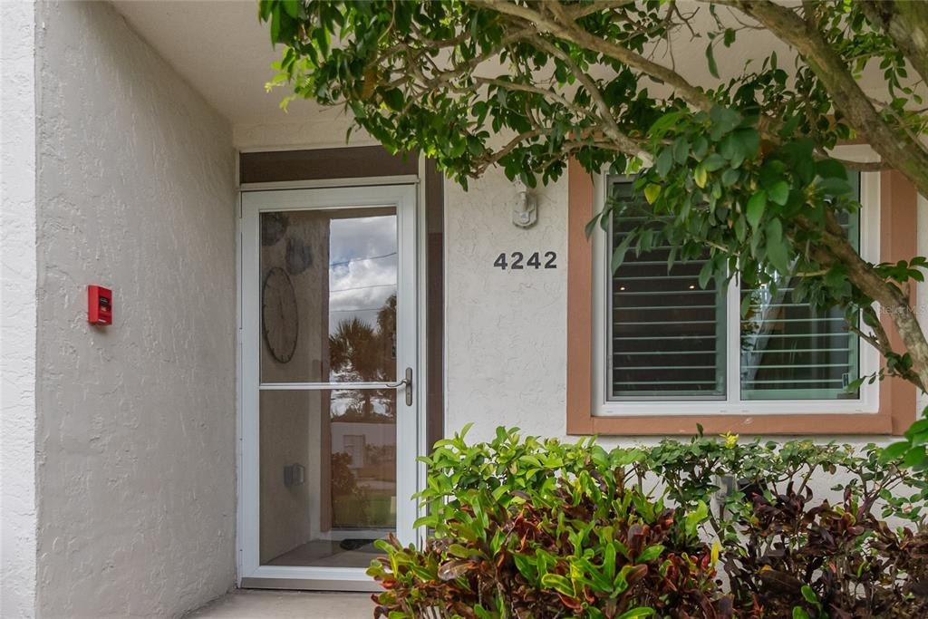 Madeira Ct, Sarasota, FL 34233