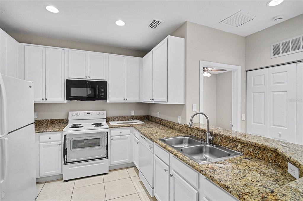 Grand Central Pkwy, Orlando, FL 32839 #1
