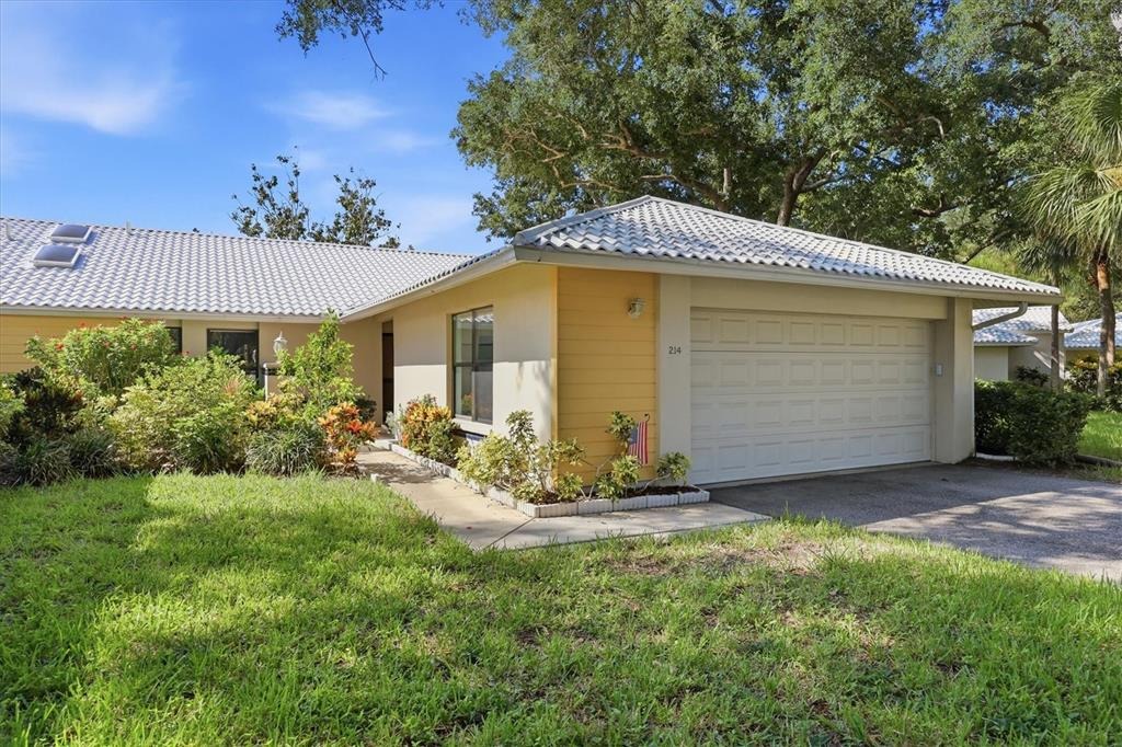 Southampton Dr, Venice, FL 34293