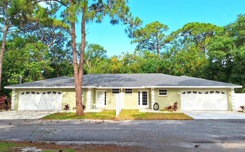 Benedict Ct, Sarasota, FL 34237