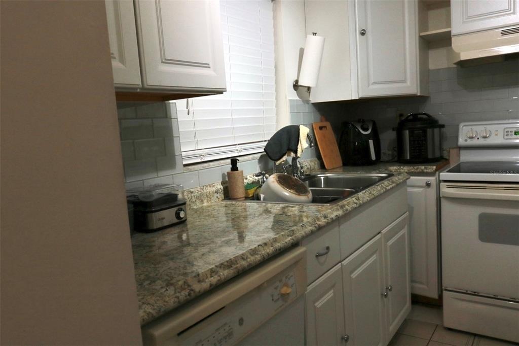 36th St, Saint Petersburg, FL 33713 #1