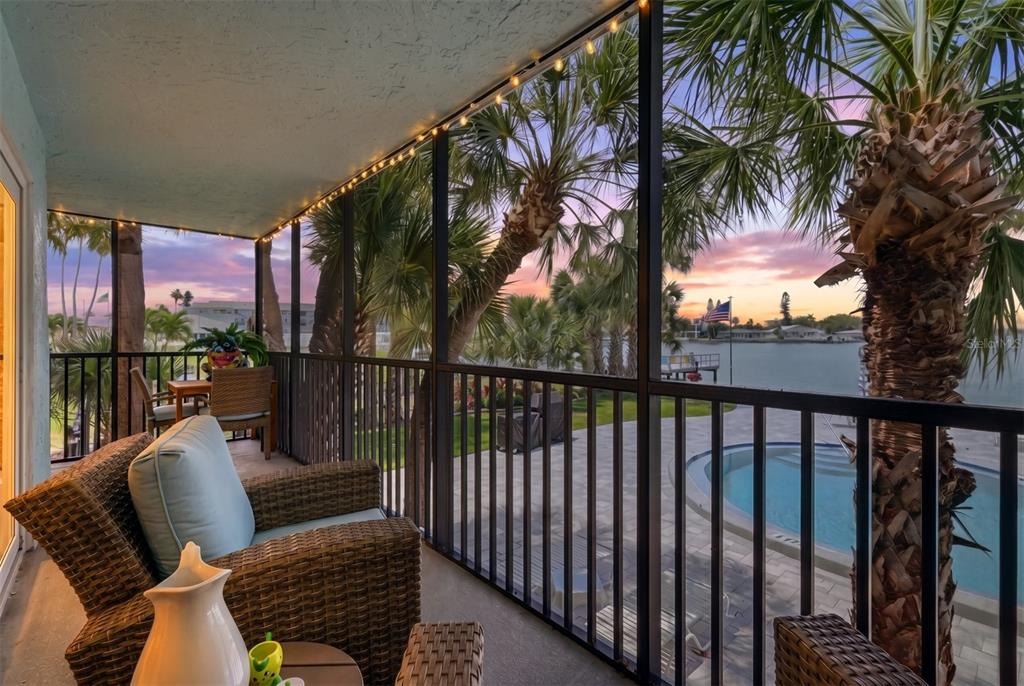 Shore Dr, South Pasadena, FL 33707