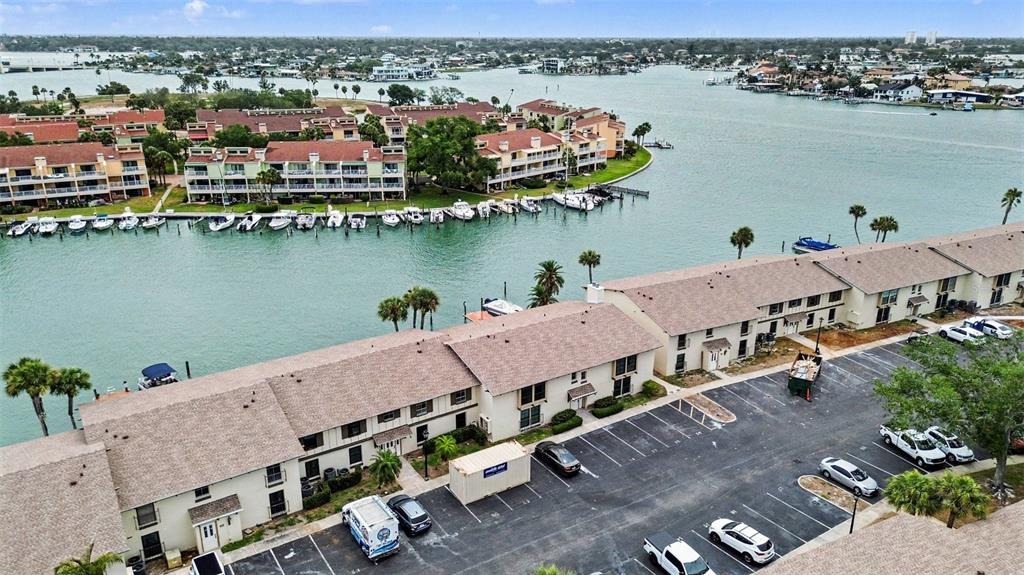 Plaza Seville Ct, Treasure Island, FL 33706