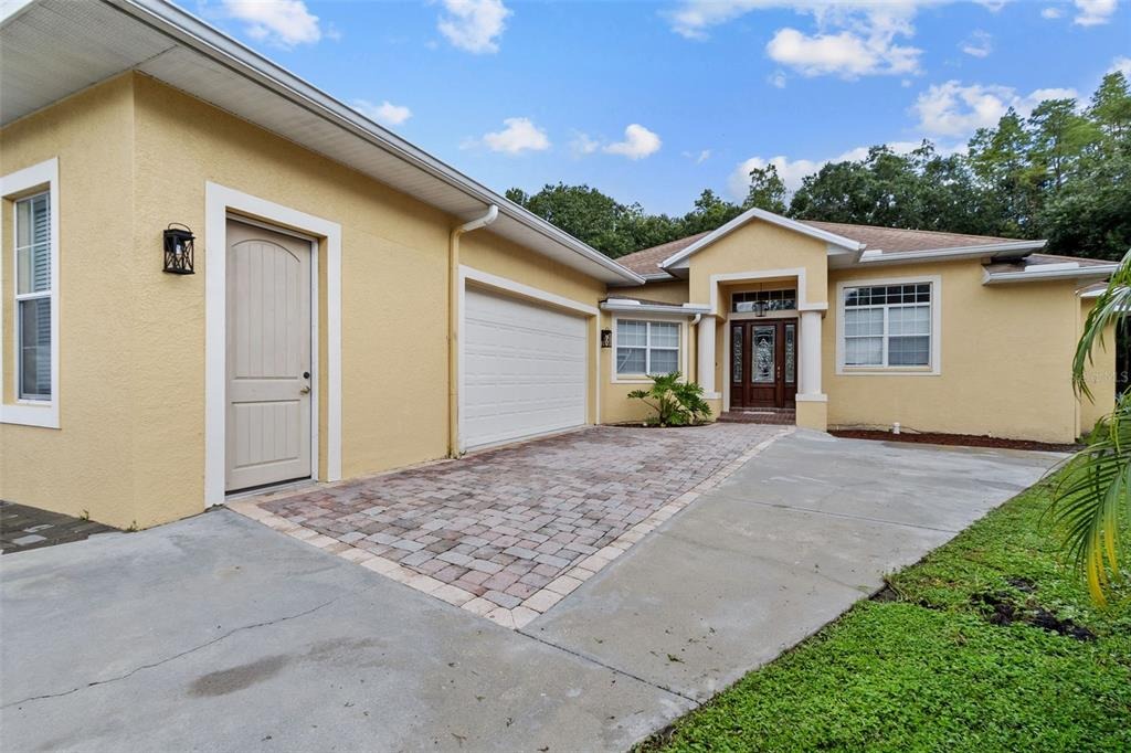 Woodacre Ln, Tampa, FL 33624