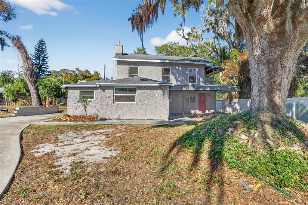 842 Channing Rd  
