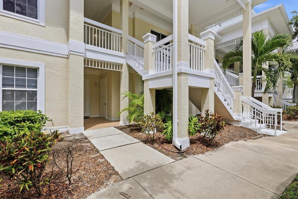 54th Dr, Bradenton, FL 34210