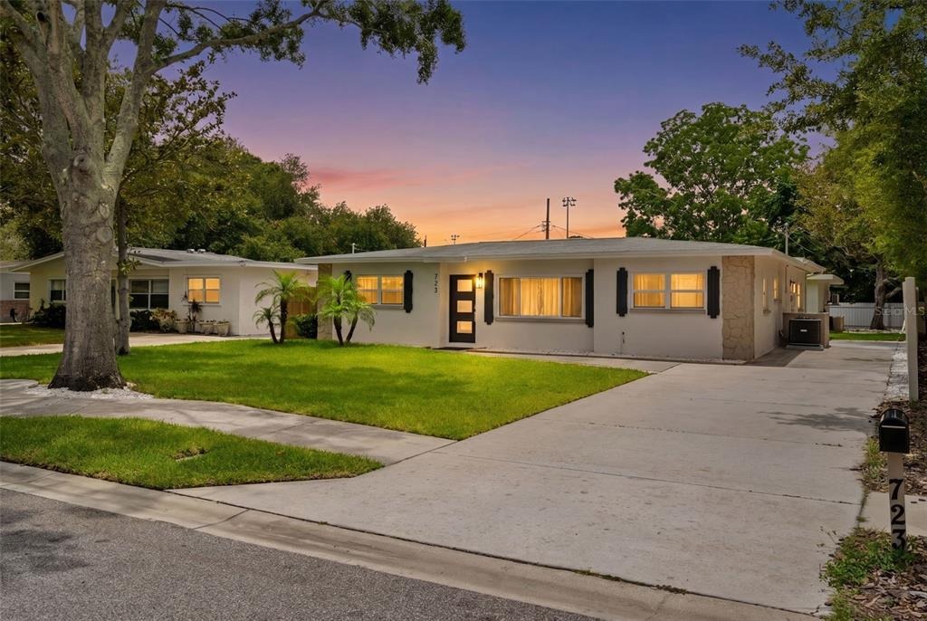 Bayshore Dr, Tarpon Springs, FL 34689