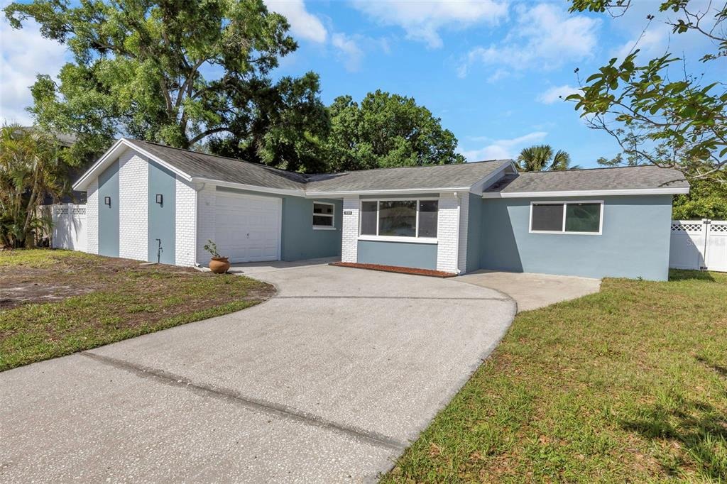 Greenleaf Way, Tarpon Springs, FL 34689
