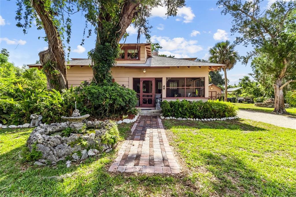 Tucker Ave, Sarasota, FL 34232