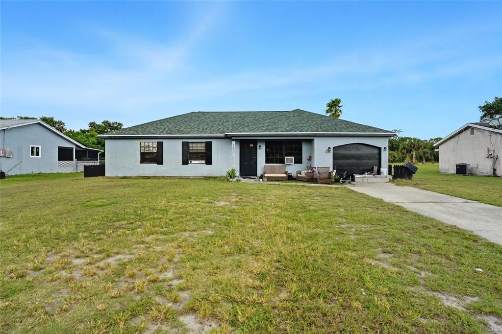 Sunflower Cir, Labelle, FL 33935